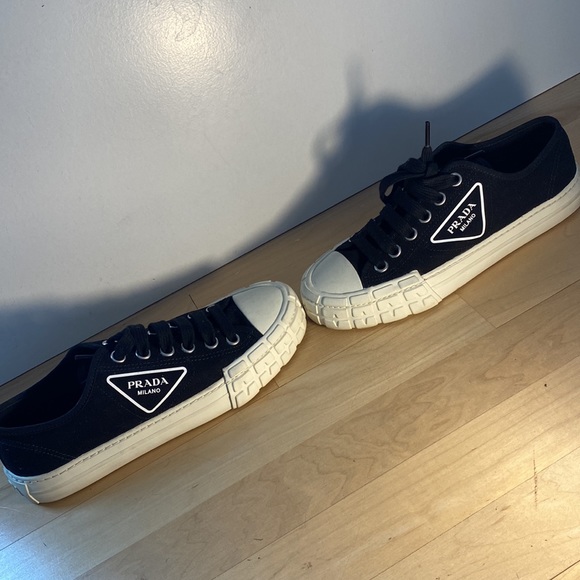 Prada sneakers - Picture 3 of 8